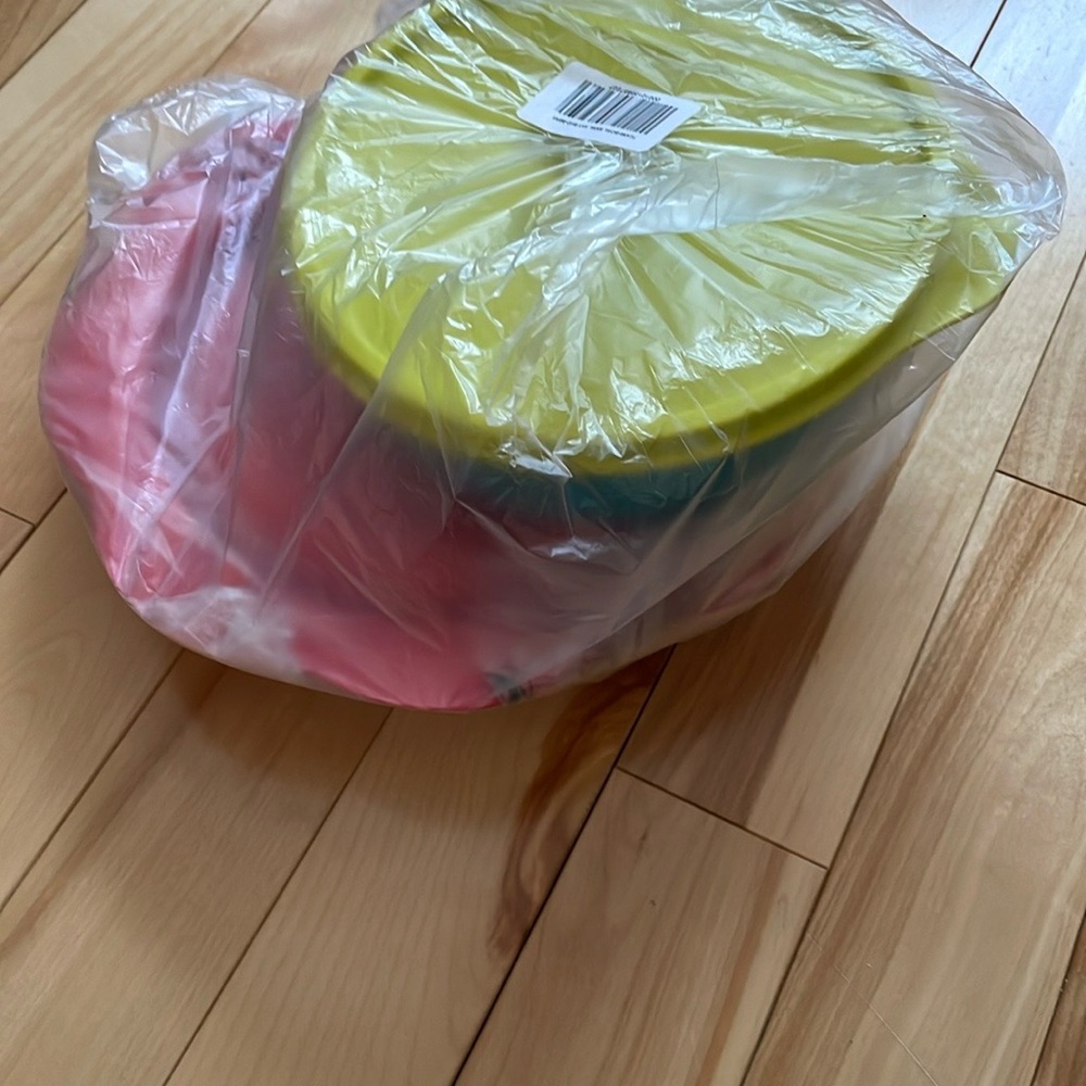 Tupperware Toddler Stay Put Bowl Set Brand New - Picture 2 of 3